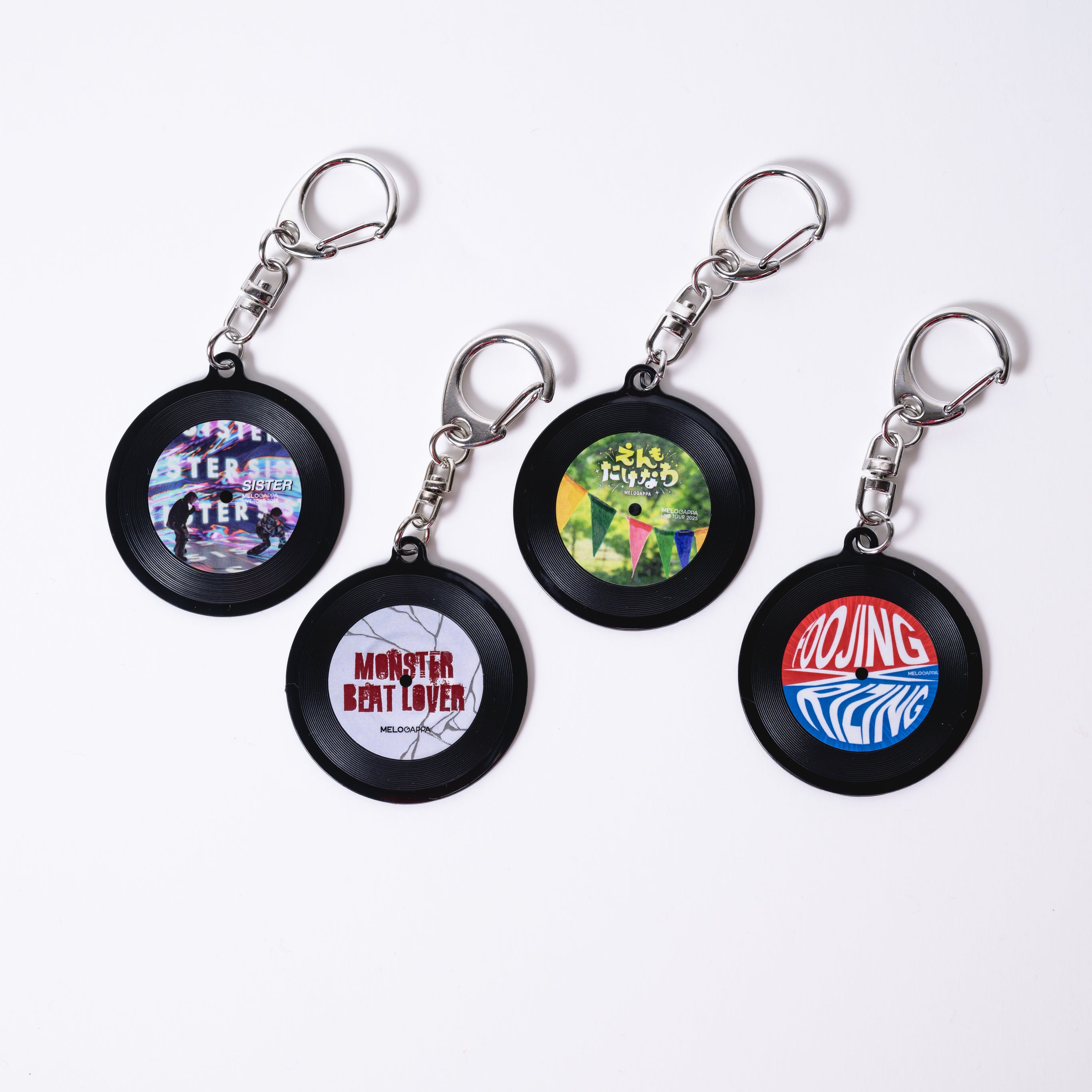 【抽選商品】サイン入り！推し曲を持ち歩ける！レコード型キーホルダー