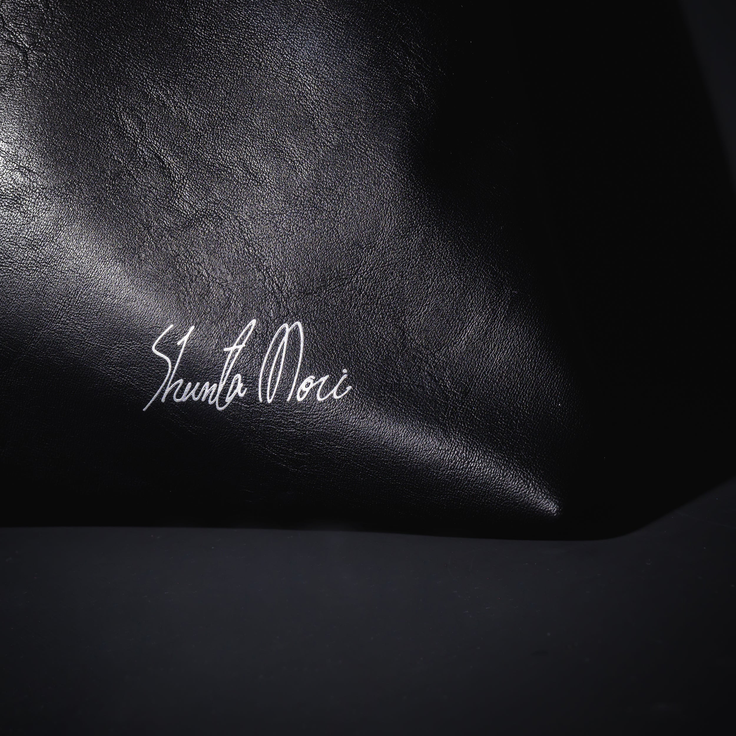 Omusuviレザーバッグ BLACK