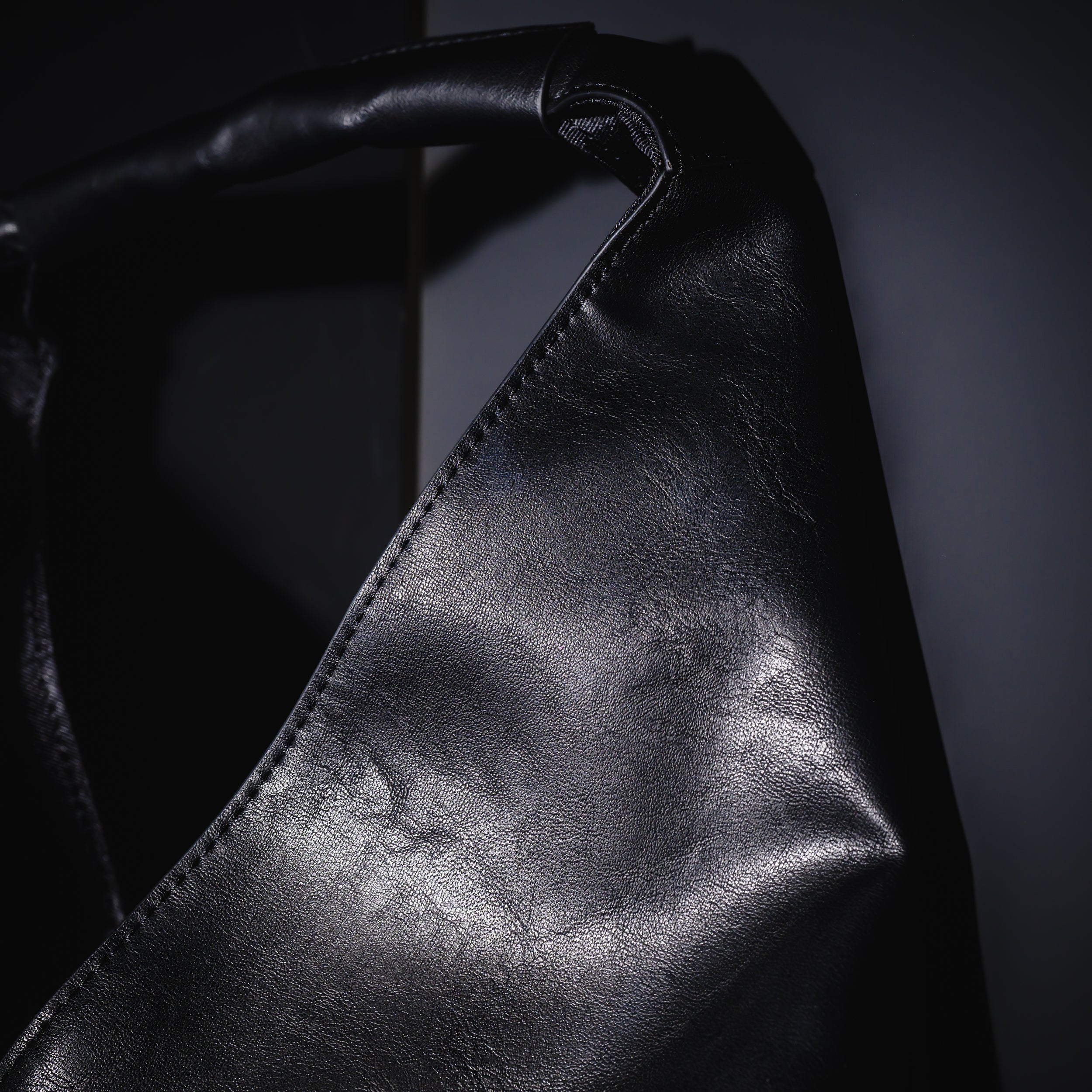 Omusuviレザーバッグ BLACK