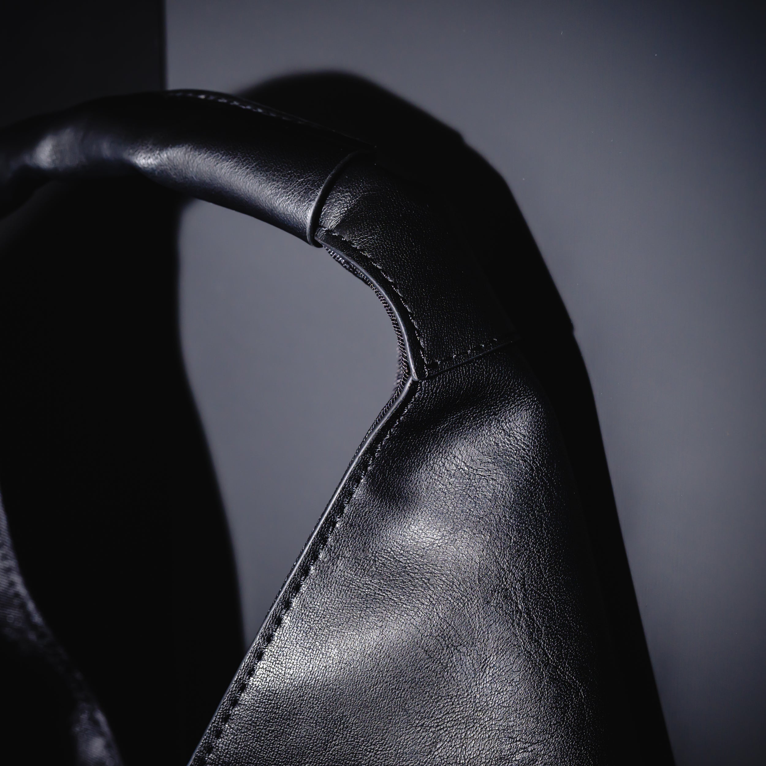 Omusuviレザーバッグ BLACK