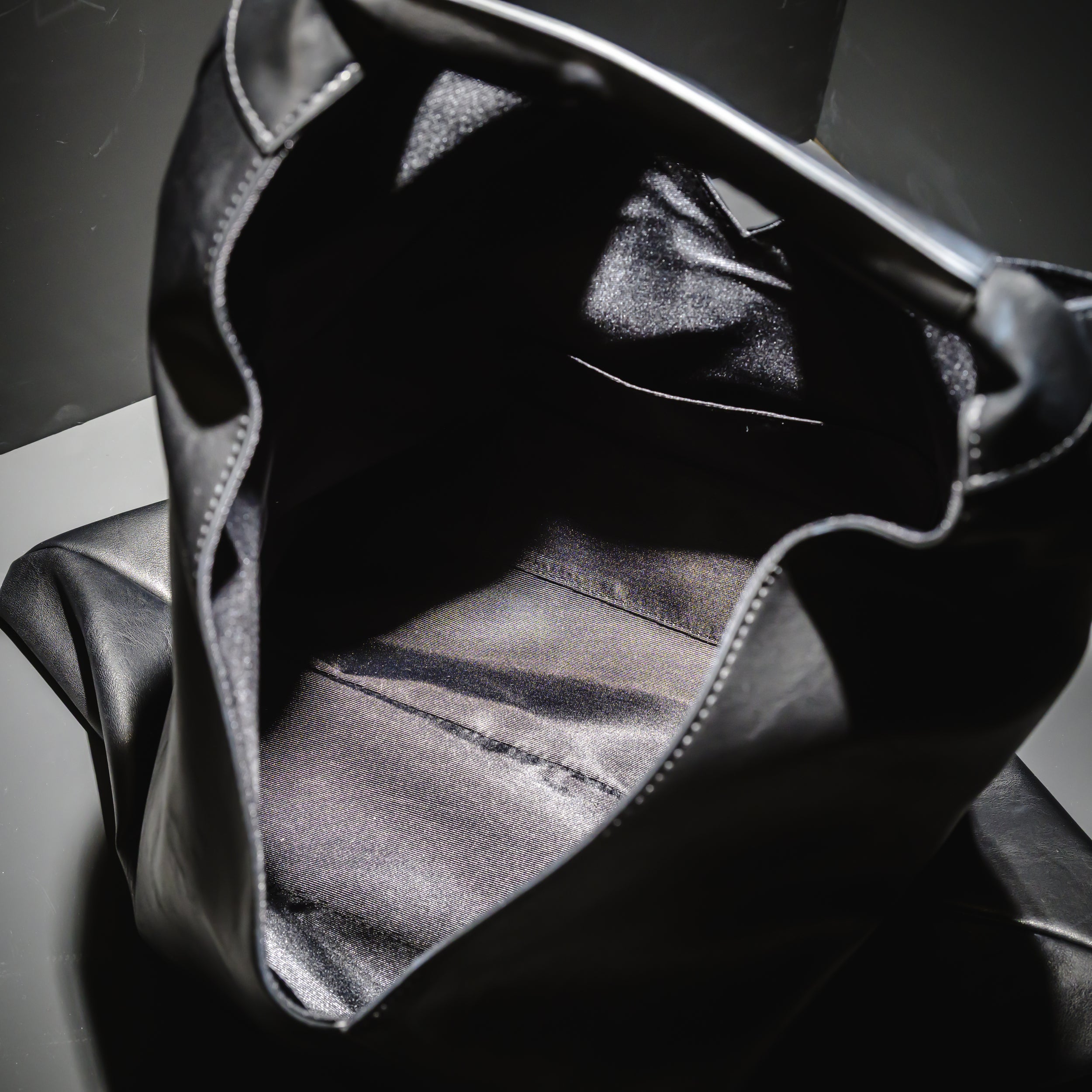 Omusuviレザーバッグ BLACK