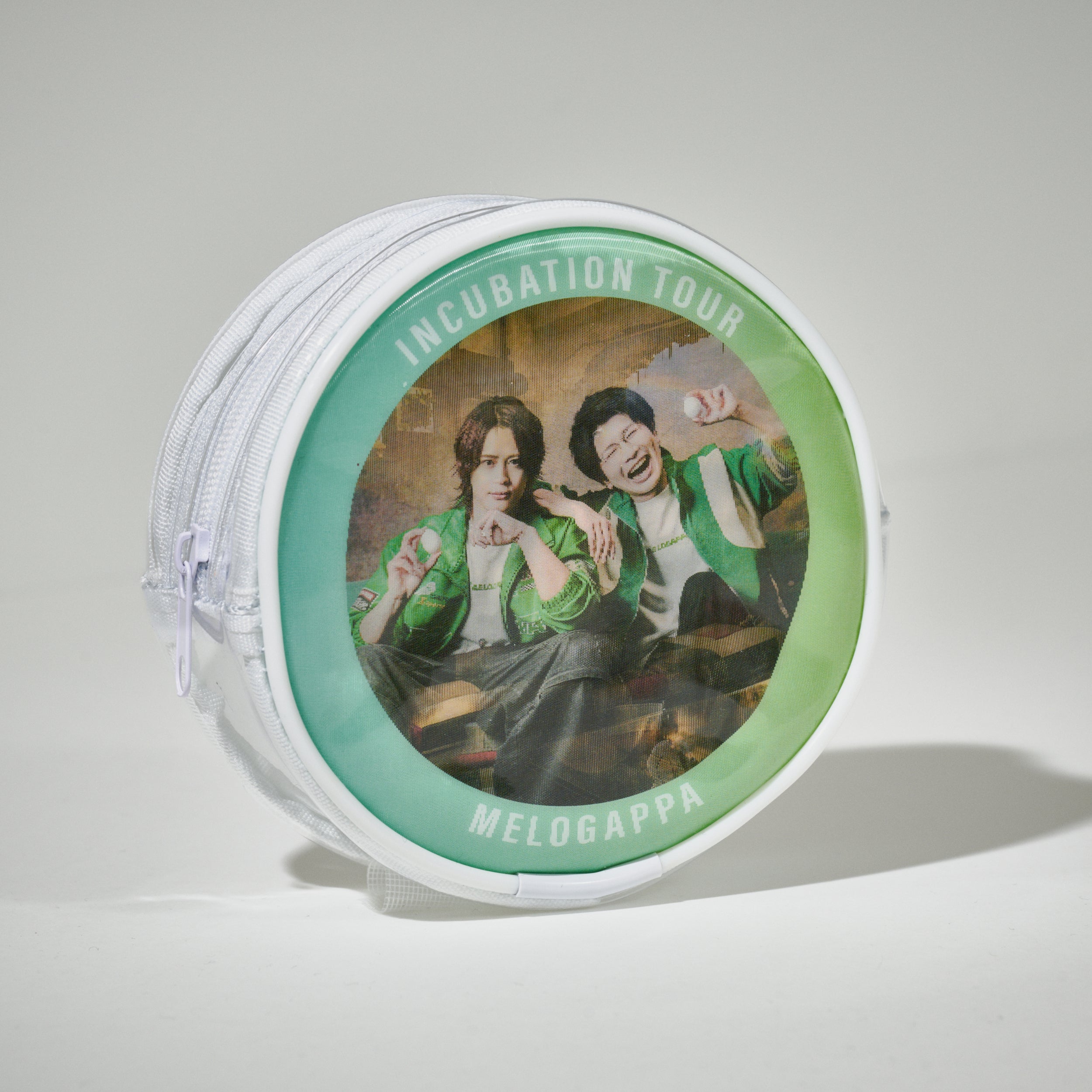 絵が変わる！INCUBATIONクリアポーチ